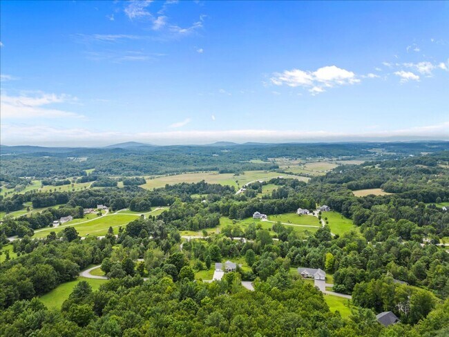 Building Photo - Contemporary with Gorgeous Views in Hinesburg, Vermont - Fully Furnished w/ Utilities Included