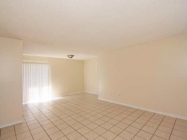 Building Photo - 1190 SE Puritan Ln