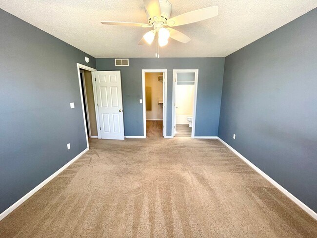 Building Photo - Spacious 3 Bedroom Home in South Columbia