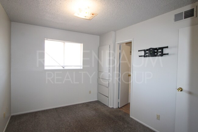 Building Photo - 9230 N 6th St