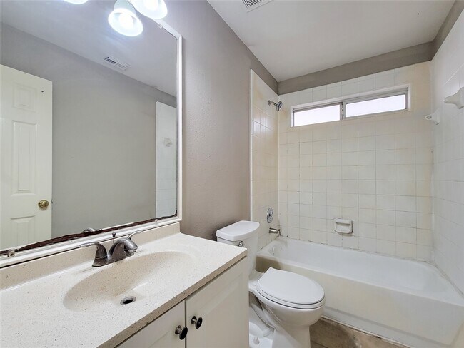 Building Photo - 5322 Rivergate Dr