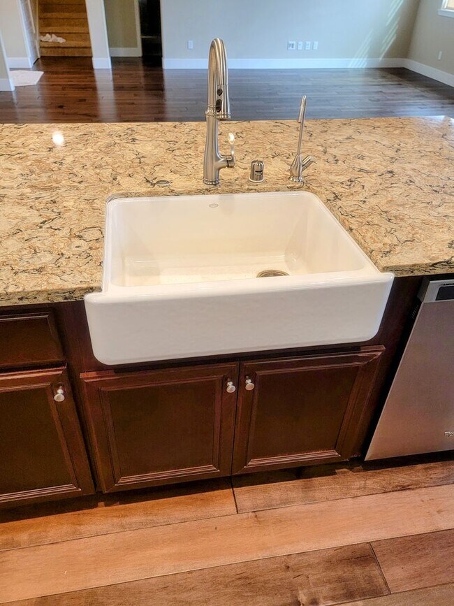 Building Photo - Move-In Special: Get $2,000 Off Your Secur...