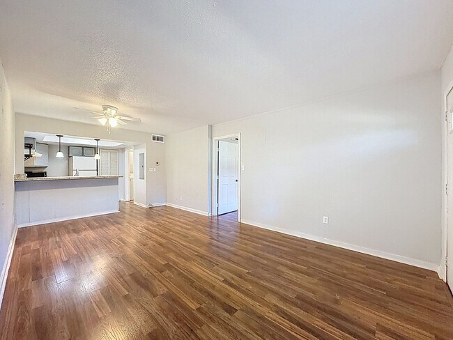 Building Photo - 8302 Bardmoor Blvd