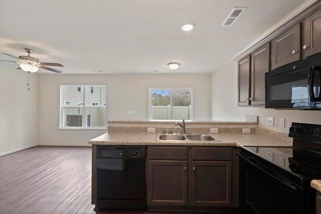 Building Photo - 245 Boyington Pl Rd