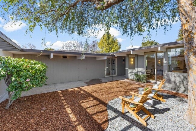 Building Photo - 729 Stendhal Ln