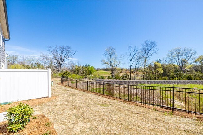 Building Photo - 23018 Clarabelle Dr
