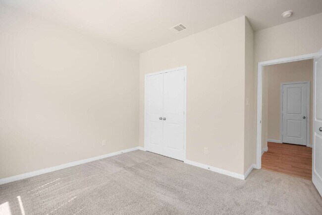 Building Photo - Beautiful 4-Bed, 3-Bath Single-Story Home ...