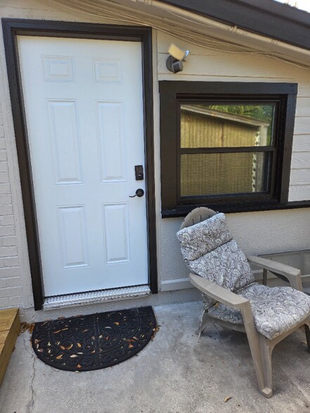 Building Photo - 1811 Eastern Dr