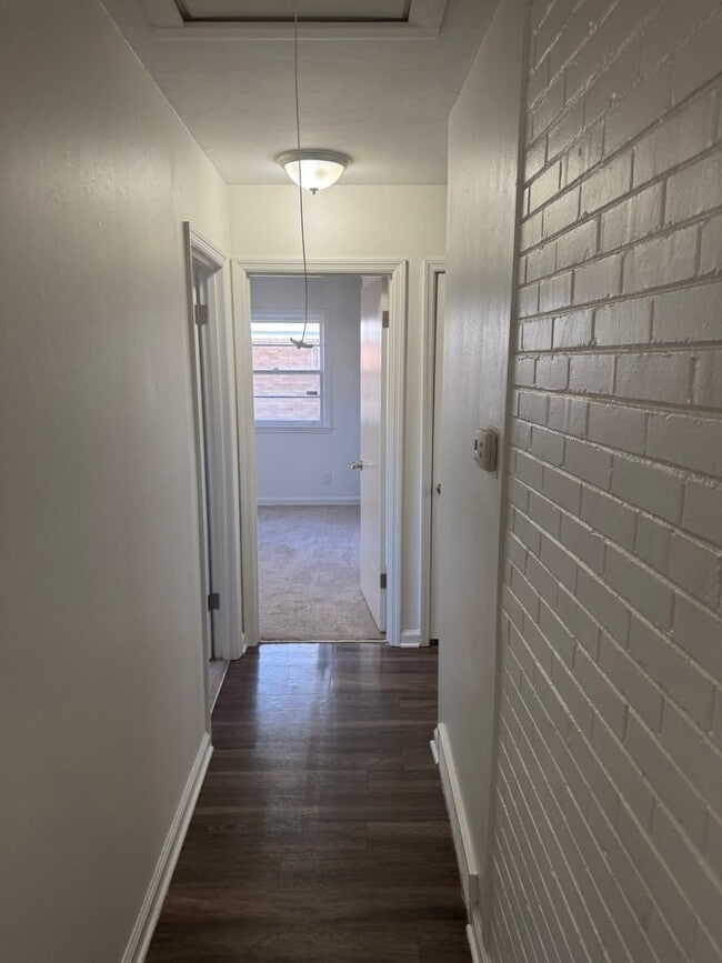 Building Photo - 510 S 19th St