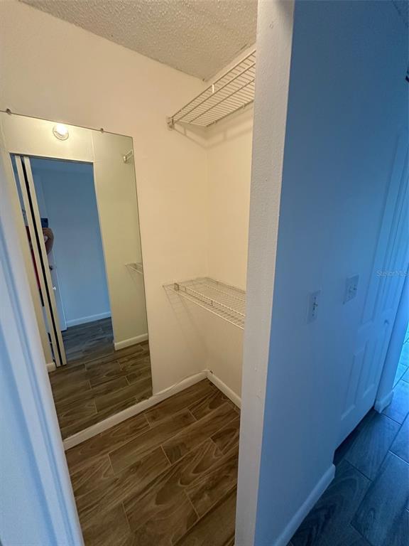 Building Photo - 2700 Cove Cay Dr
