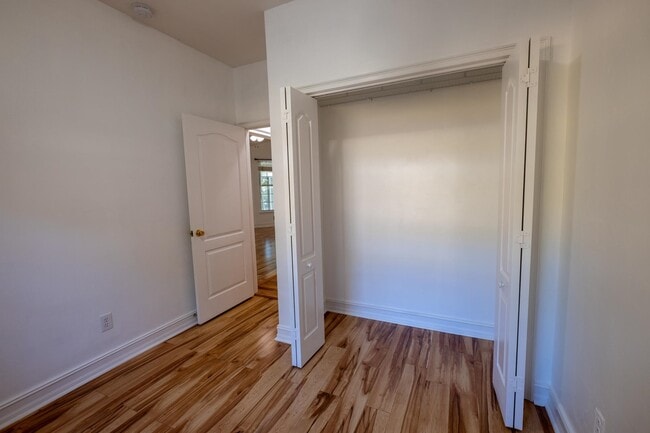 Building Photo - 3510 Gardenview Way