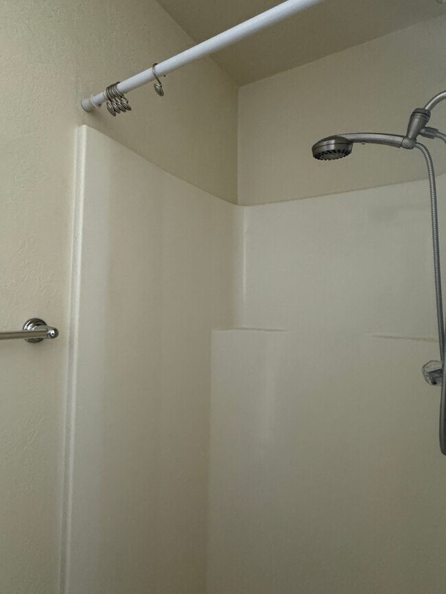 Building Photo - Silverdale - Chico Way neighborhood 3 bedroom duplex now available