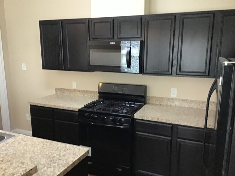 Building Photo - 21507 Donata Cir