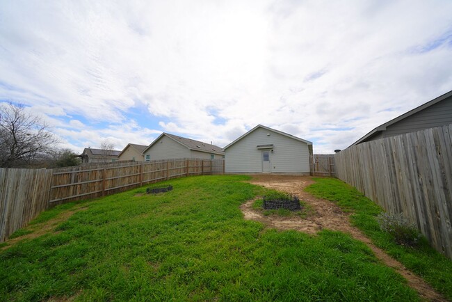 Building Photo - Great 3/2 Located in Rosillo Ranch Now Ava...