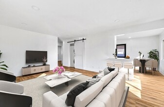 Building Photo - 18442 Patterson Ln