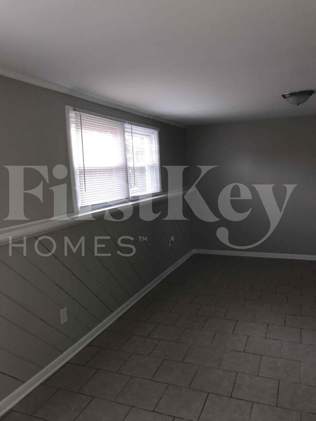 Building Photo - 509 Marie Dr