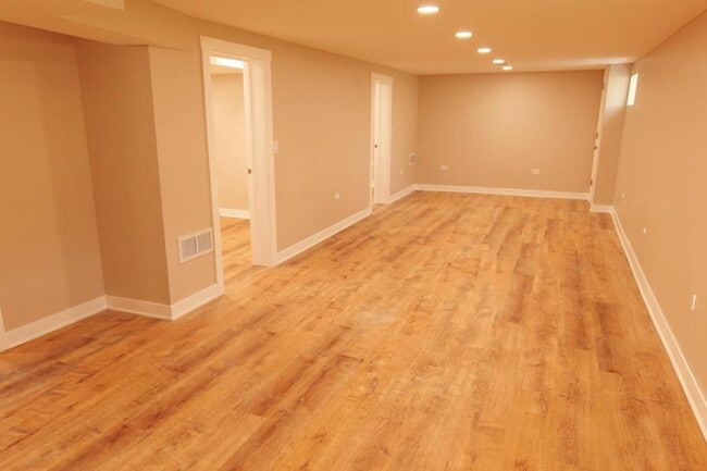 Building Photo - 8415 Laramie Ave