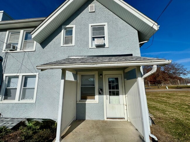 Building Photo - Updated 3BR Townhome Across from Stephens Park