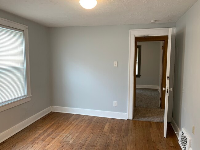 Building Photo - 720 Roselawn Ave