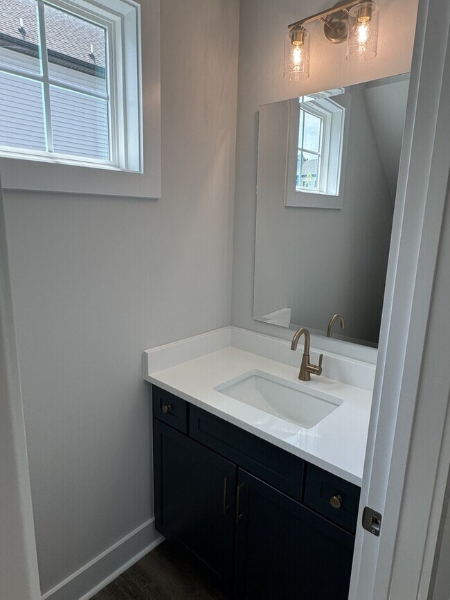 Building Photo - 3 Bed 2.5 Bath Brand New Townhome