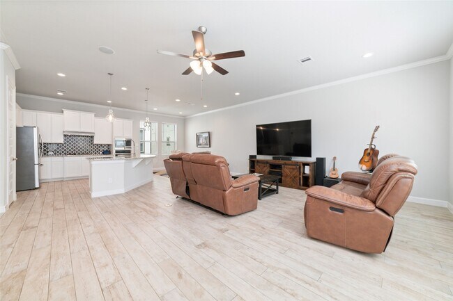 Building Photo - 4011 Centre Valley Ln