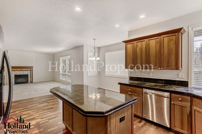 Building Photo - Gorgeous Single-Family Home with Central A/C!