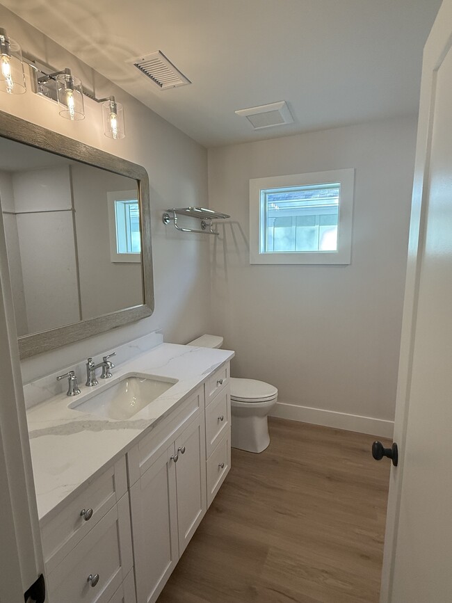 Building Photo - 209 Halyard Dr