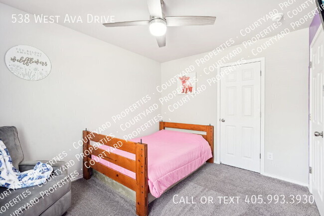 Building Photo - 538 W Ava Dr