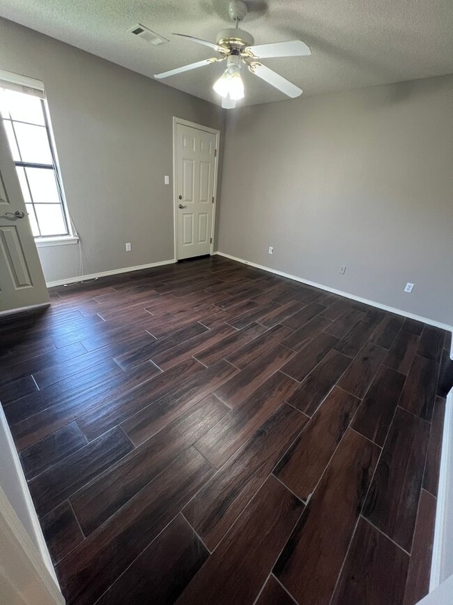 Building Photo - 1825 Wilder Ln