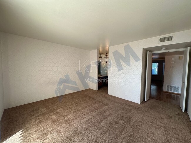 Building Photo - 3790 W Benjamin Holt Dr
