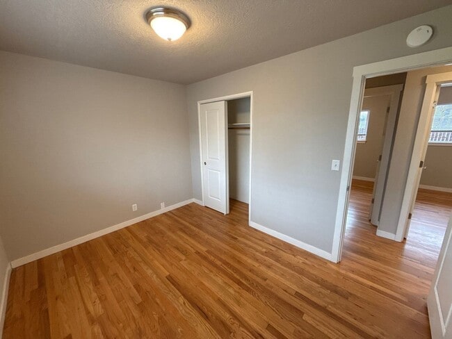 Building Photo - 2236 Hoyt St SE