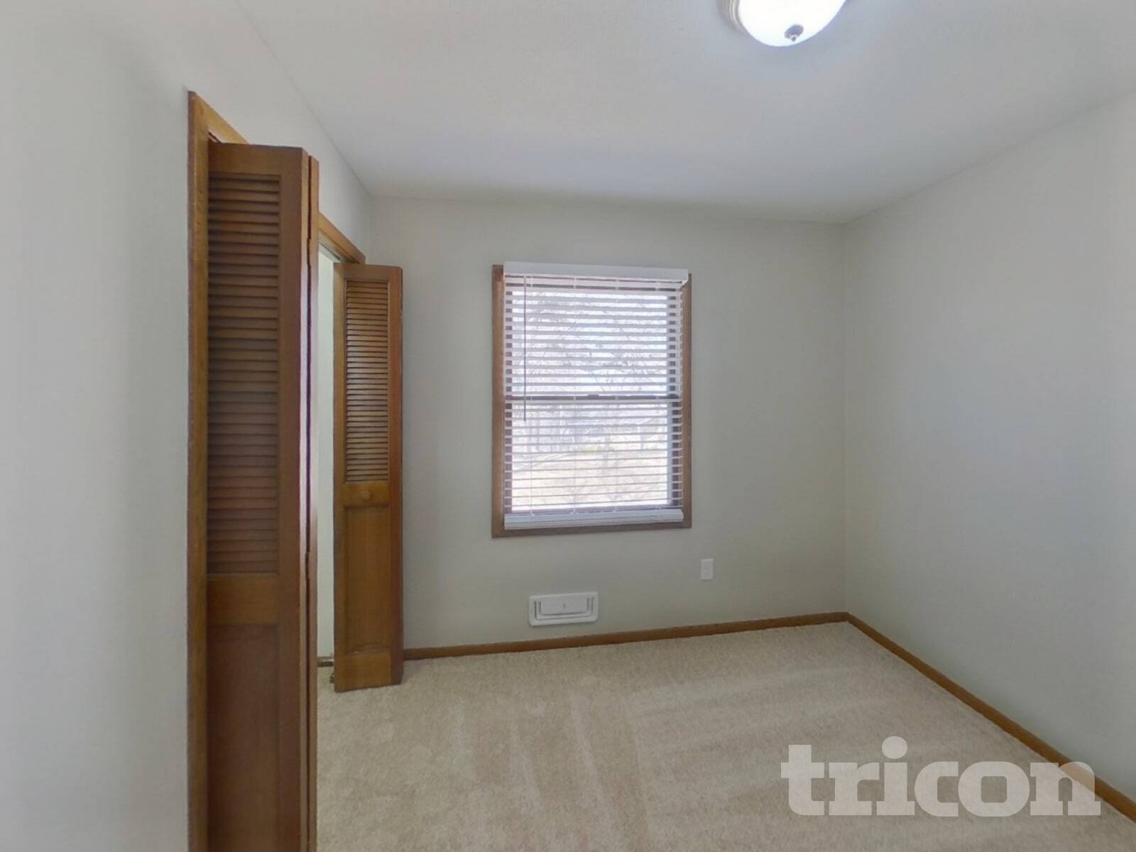 Building Photo - 3301 Skyview Dr