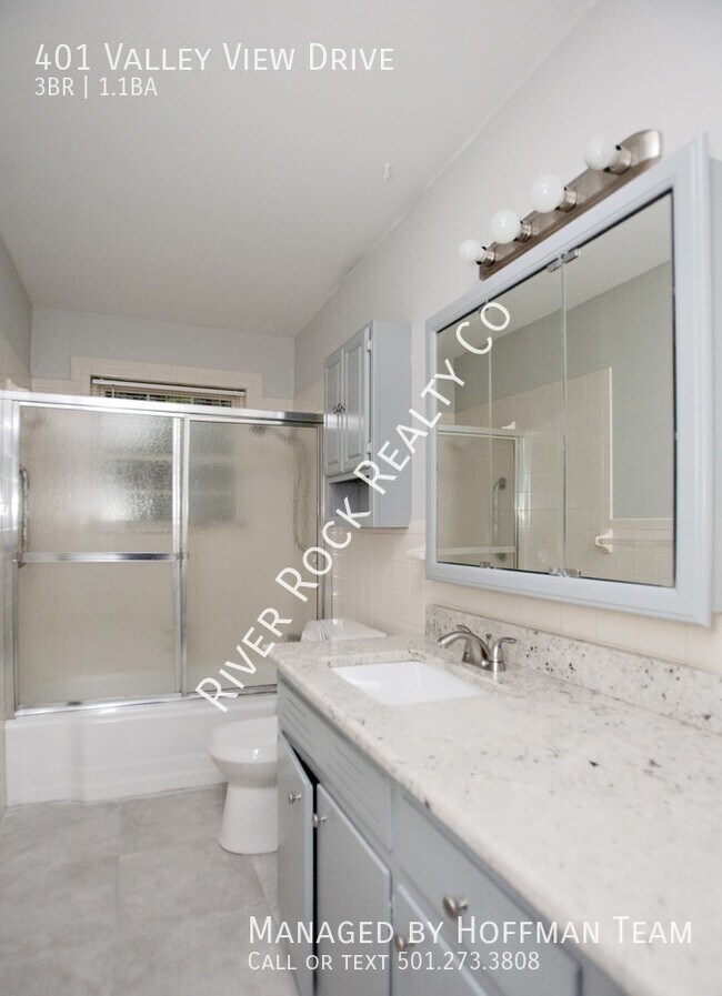 Building Photo - 401 Valley View Dr