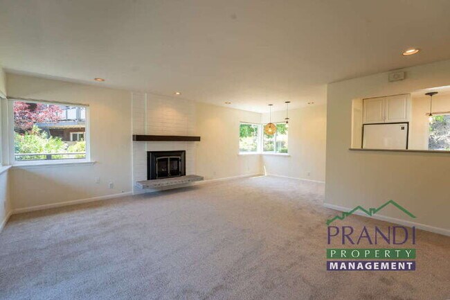 Building Photo - 137 Pixley Ave