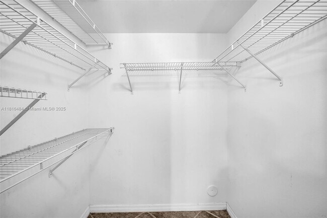 Building Photo - 2474 Centergate Dr