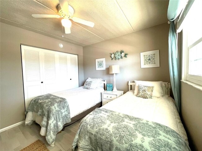 Building Photo - 920 Virginia St