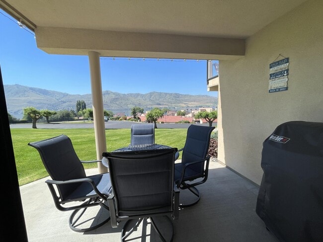 Building Photo - 18 Lake Chelan Shores Dr