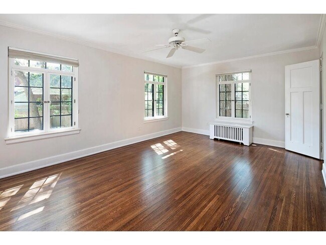 Building Photo - 1769 Dupont Ave S