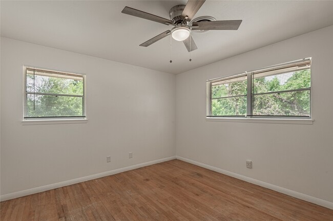 Building Photo - 2528 Ave N 1/2