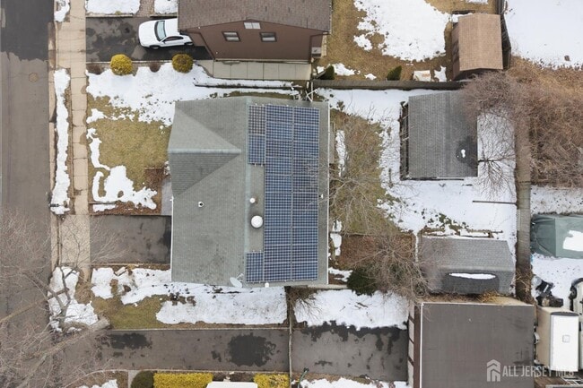 Building Photo - 6 Cherry St