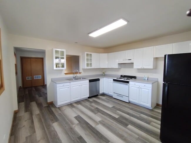 Building Photo - 221 N Broad St