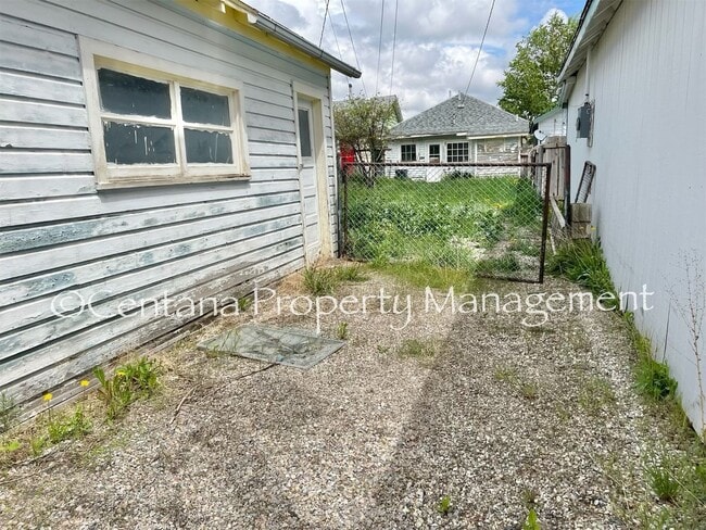 Building Photo - Quaint 2 bedroom home in Anaconda!