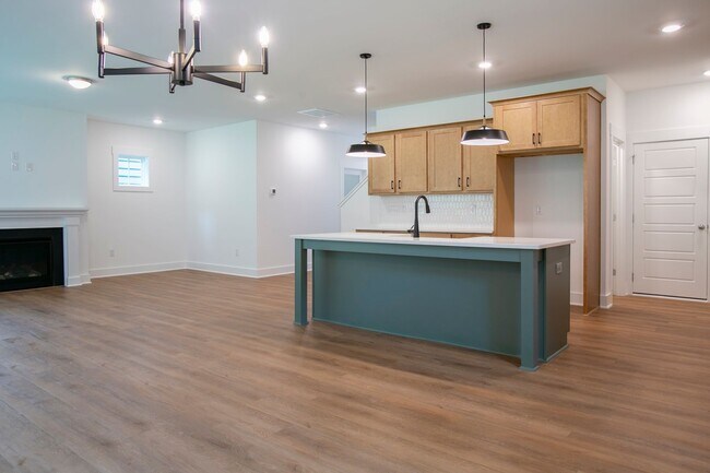 Building Photo - Chatham Park *Like New* Late July availability!