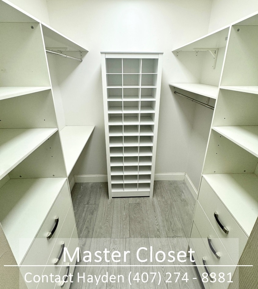 Primary Bedroom Closet - 1523 Gallinule Dr