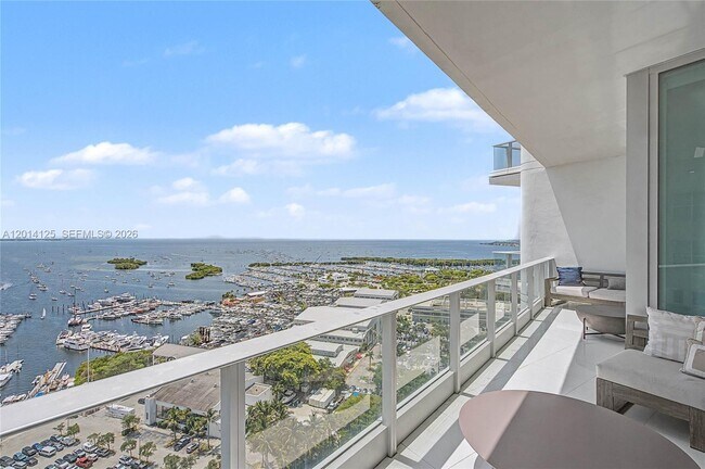 Building Photo - 2627 S Bayshore Dr