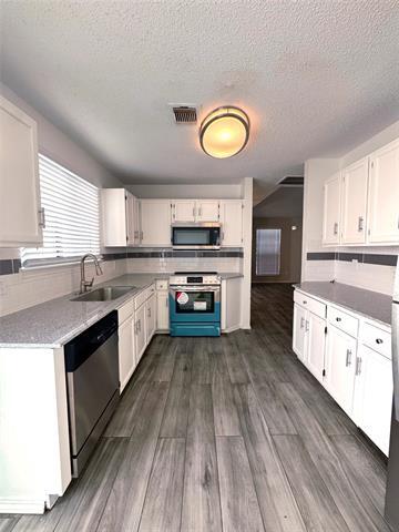 Building Photo - 10320 Wood Heights Dr