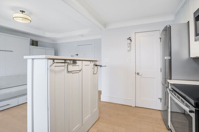 Building Photo - 1451 Park Rd NW