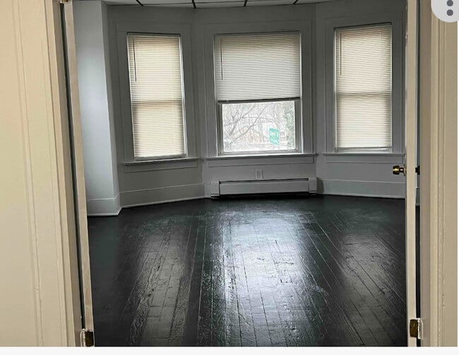 Building Photo - 8 Davies Pl