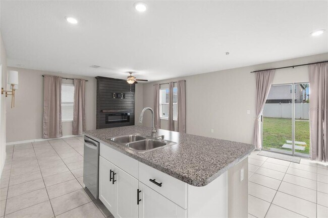 Building Photo - 4529 Eternal Prince Dr
