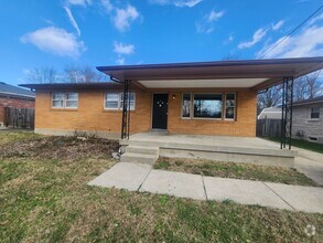 Building Photo - Renovated 3 bedroom 2 full bath home with ...